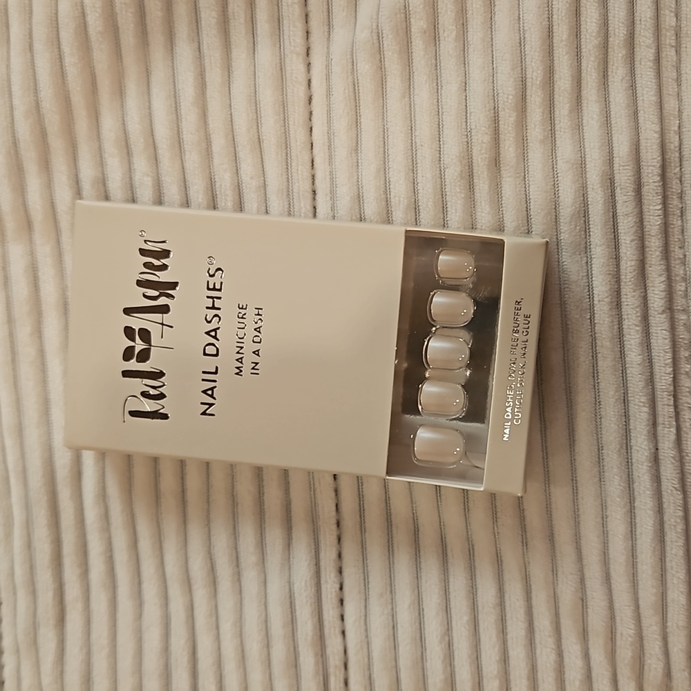 Petite Nail Dash